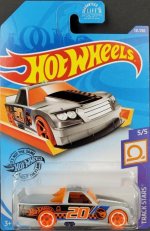 GHD82 - Circle Trucker