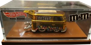 Y0439 - Volkswagen Kool Kombi